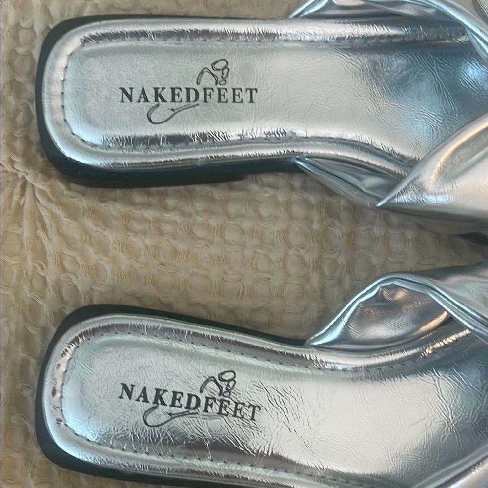 NWOT Silver Slide Sandals Women’s 7.5 - Picture 5 of 6